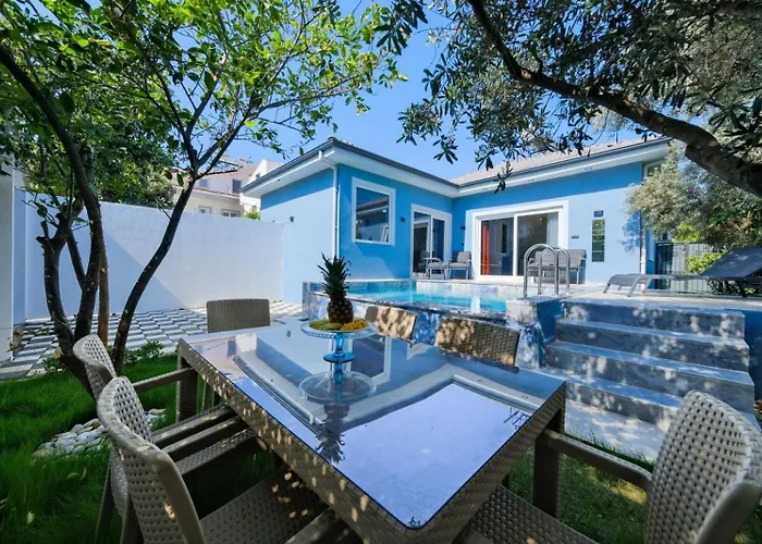 2 Bedroom With Private Pool Vilă *