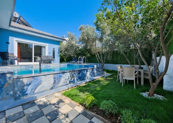 2 Bedroom With Private Pool فتحية