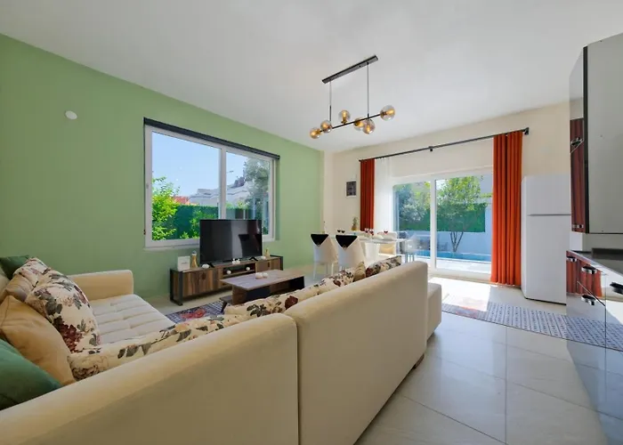 2 Bedroom With Private Pool *